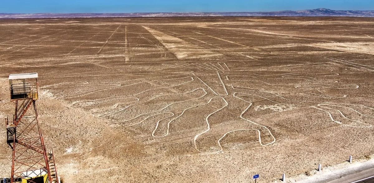 Torre de observação das Linhas de Nazca